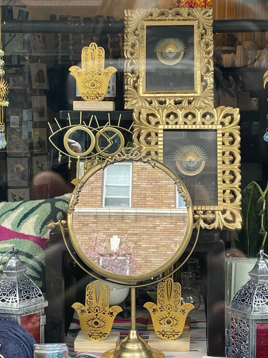 “I traveled around the 48, I learned a little something in every state.” -Carmen Taylor, “No More, No Less.”&nbsp;1954.